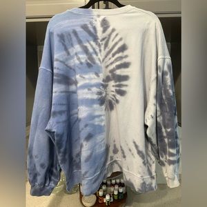 Electric and Rose pullover sweatshirt